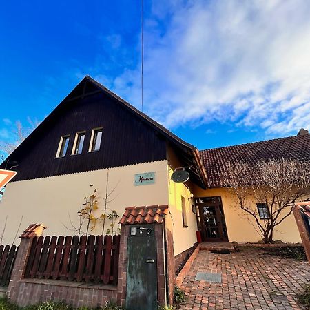 Vila Morava Hotel Liptovsky Mikulas Bagian luar foto