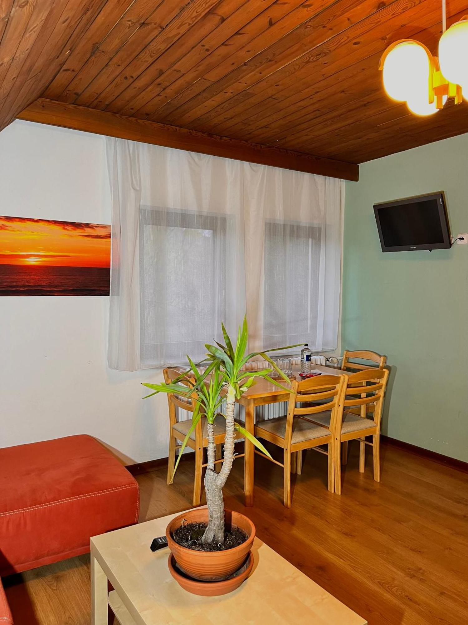 Vila Morava Hotel Liptovsky Mikulas Bagian luar foto