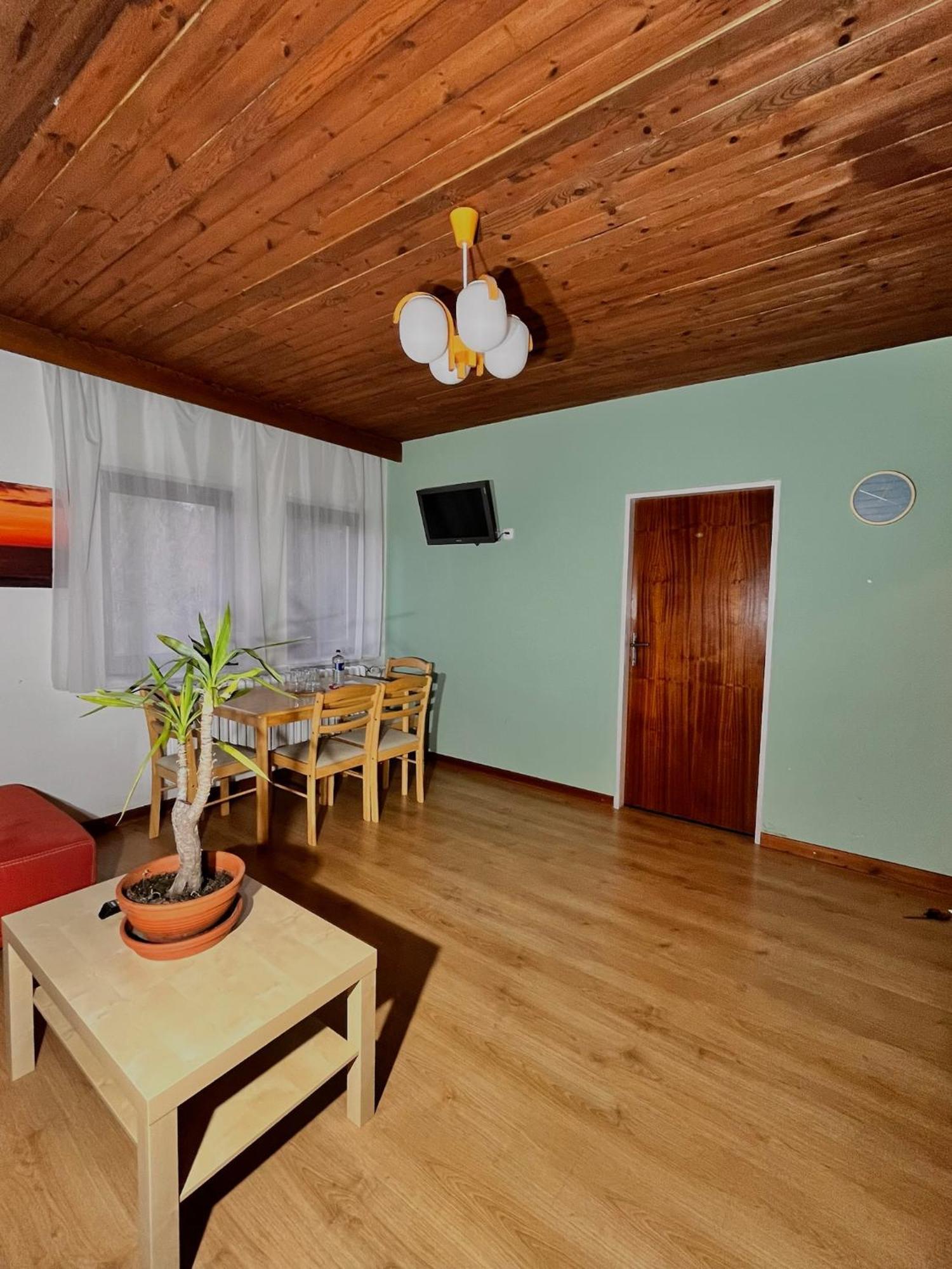 Vila Morava Hotel Liptovsky Mikulas Bagian luar foto