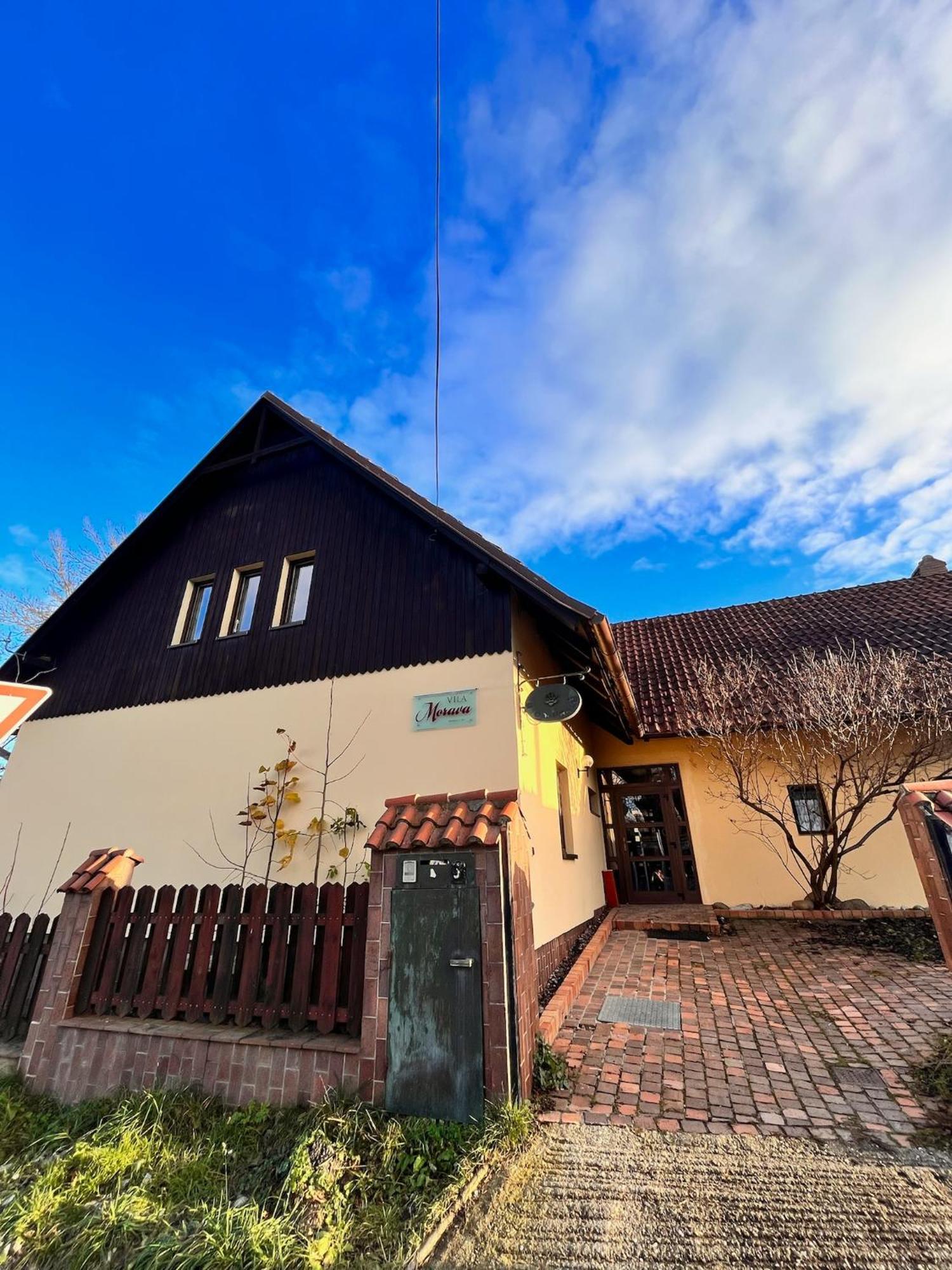 Vila Morava Hotel Liptovsky Mikulas Bagian luar foto